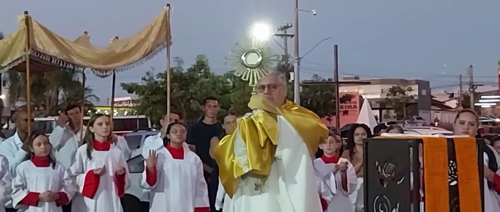 PROCISSÃO - PAROQUIA SANTA RITA DE CÁSSIA ARTUR NOGUEIRA
