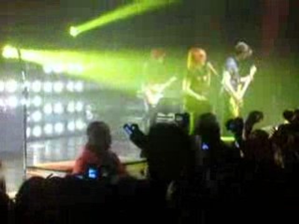 Paramore au Bataclan 1ère partie Misery Business 18.06.08