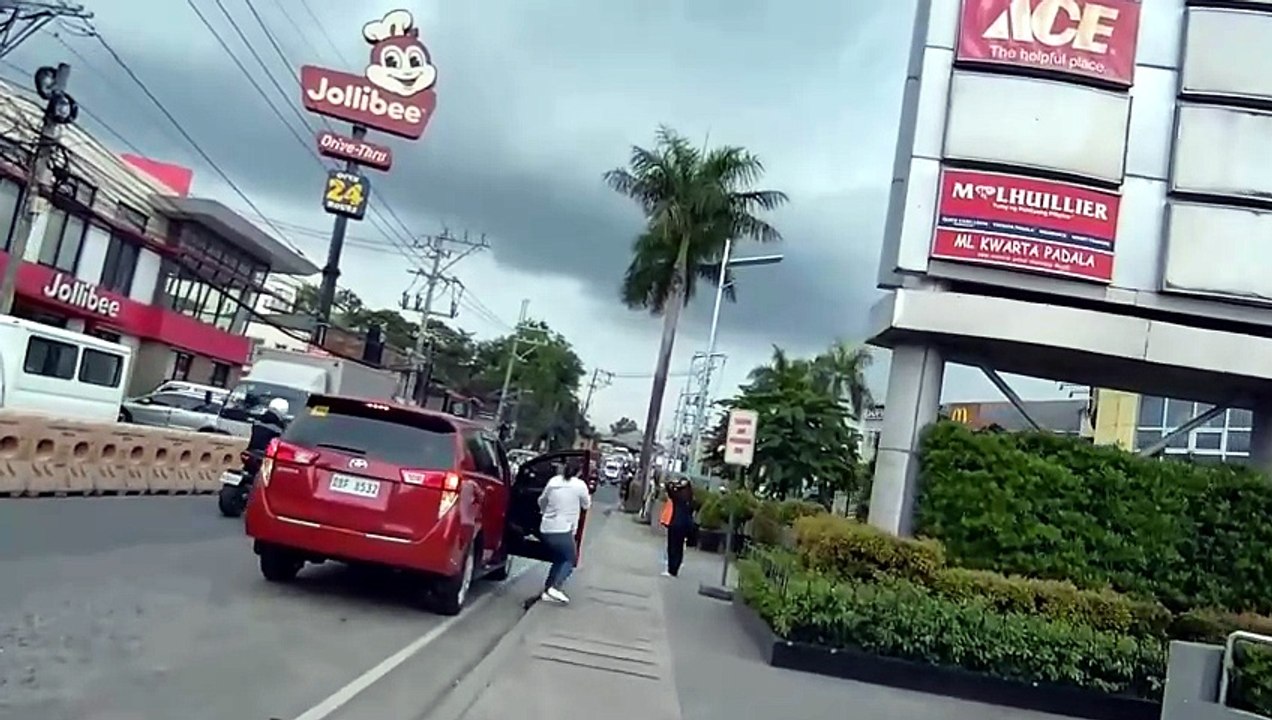 Gloomy Sky on Malhacan Road in Meycauayan, Bulacan, Philippines