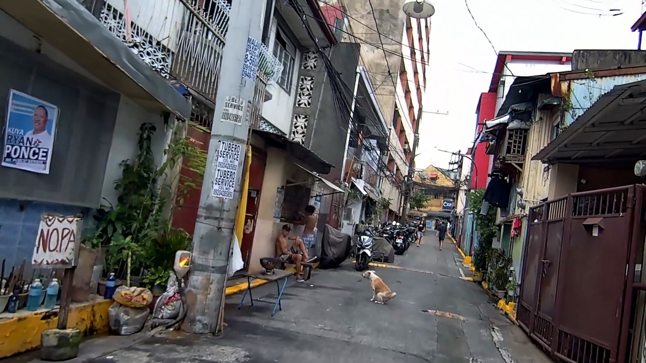 Cool Move on Ma. Luisa Street in Manila City in the Philippines