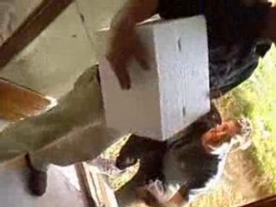 Pin's et le bloc de polystyrène suite