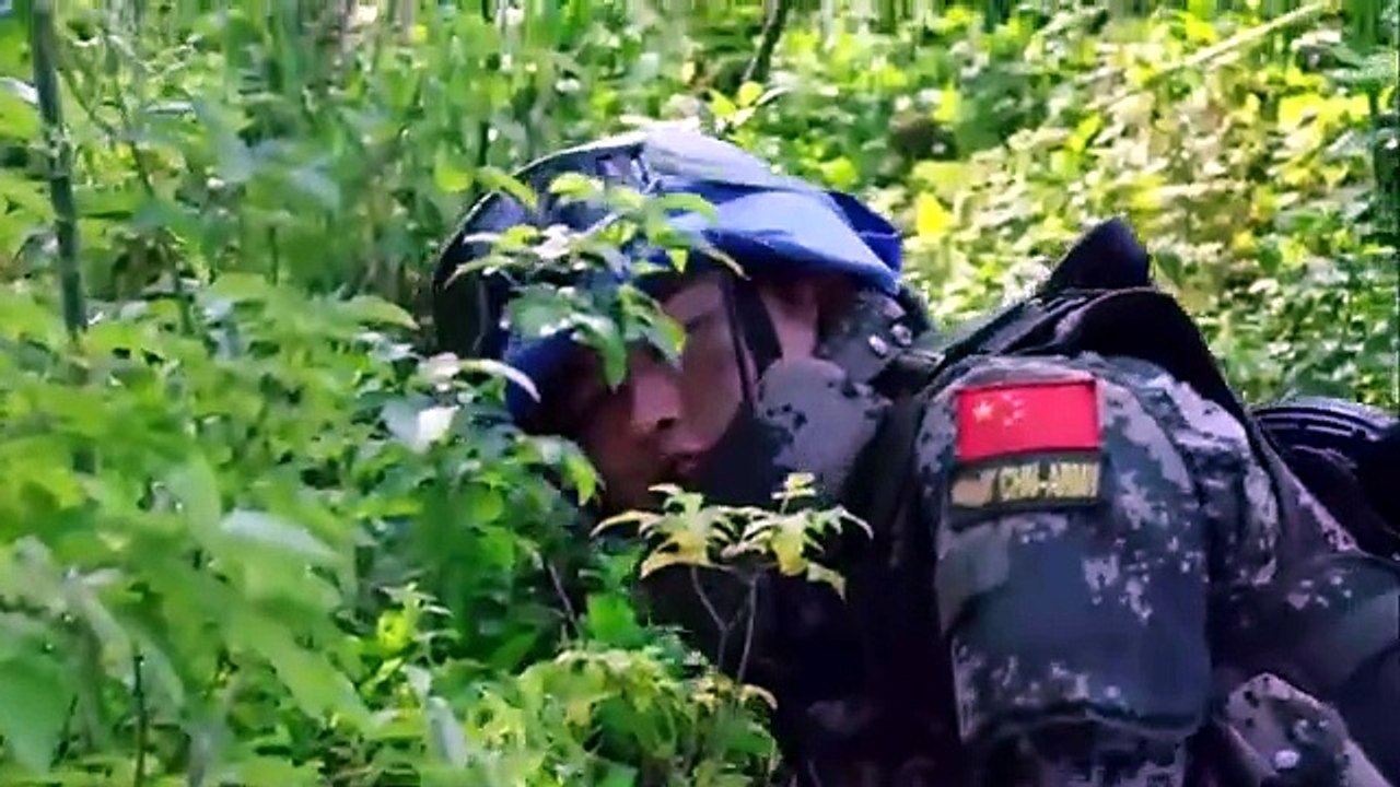 Gangsters surrounded them, but the special agent swiftly killed everyone
