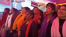 No protest can beat this performance 😘