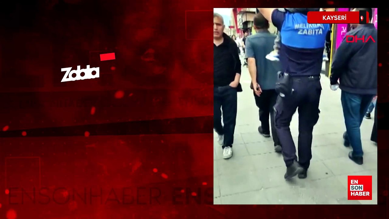 Kayseri'de zabıta memuru, kayıp çocuğu omzunda taşıyarak ailesine teslim etti