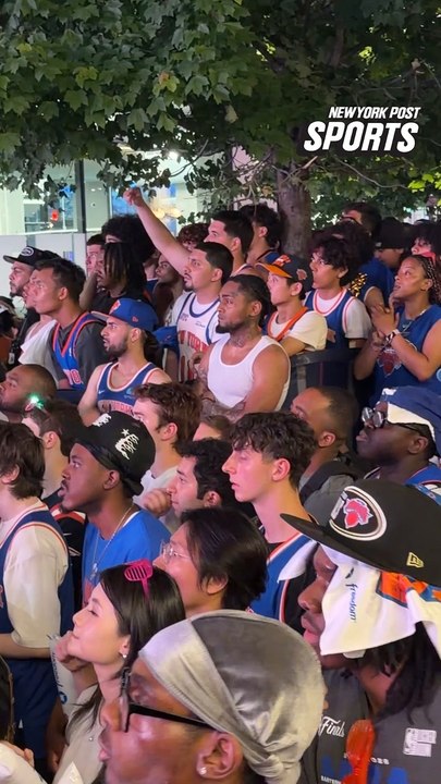 Fans outside MSG loved that KAT pass for the Bridges 3
