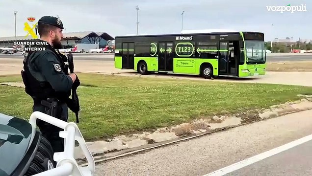 Imágenes del dispositivo de seguridad establecido en el aeropuerto Adolfo Suárez-Madrid Barajas ante la llegada del Papa León XIV