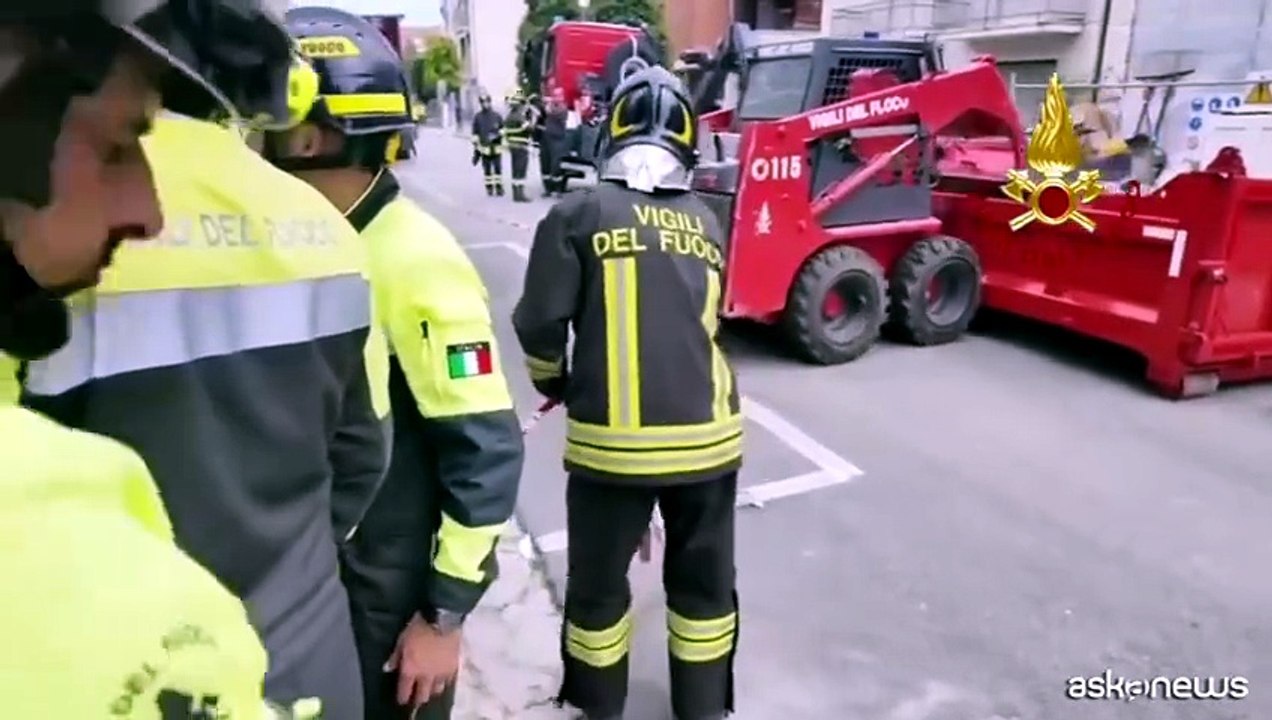 Porto Sant'Elpidio, crolla un edificio: un morto e due feriti