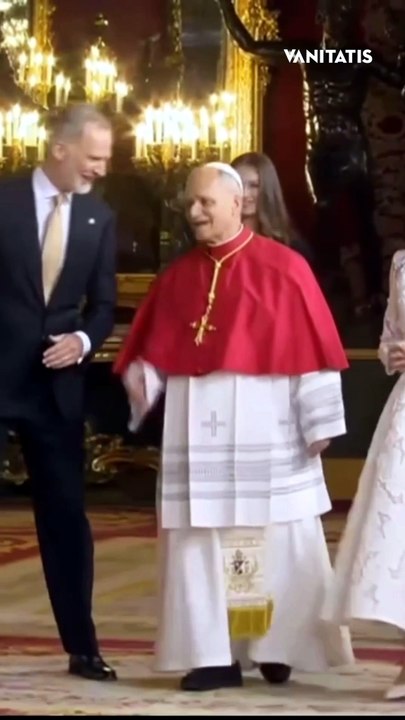 Los reyes, junto con la princesa Leonor y la infanta Sofía, muestran el Palacio Real de Madrid a León XIV