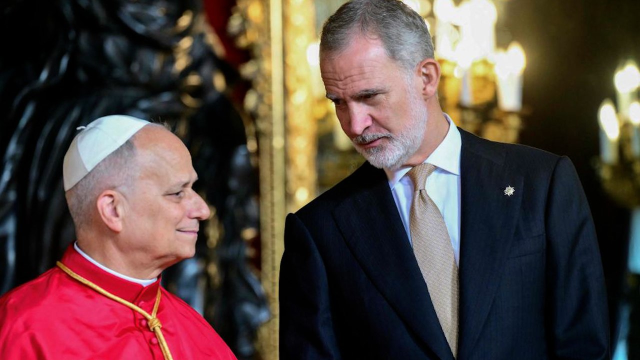 Felipe VI reconoce "el dolor causado" por los abusos en la Iglesia durante la visita del Papa
