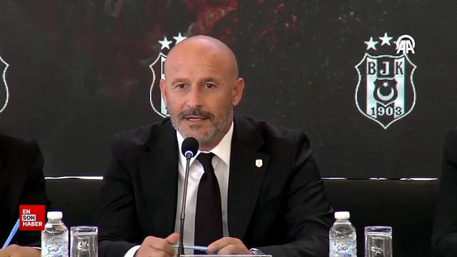 Beşiktaş'ta teknik direktör Vincenzo Italiano için imza töreni düzenleniyor