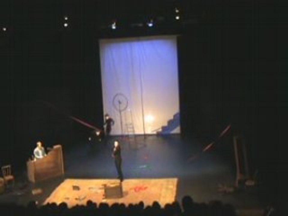 Quand Un Poète Persévère. Textes de Raymond Devos.