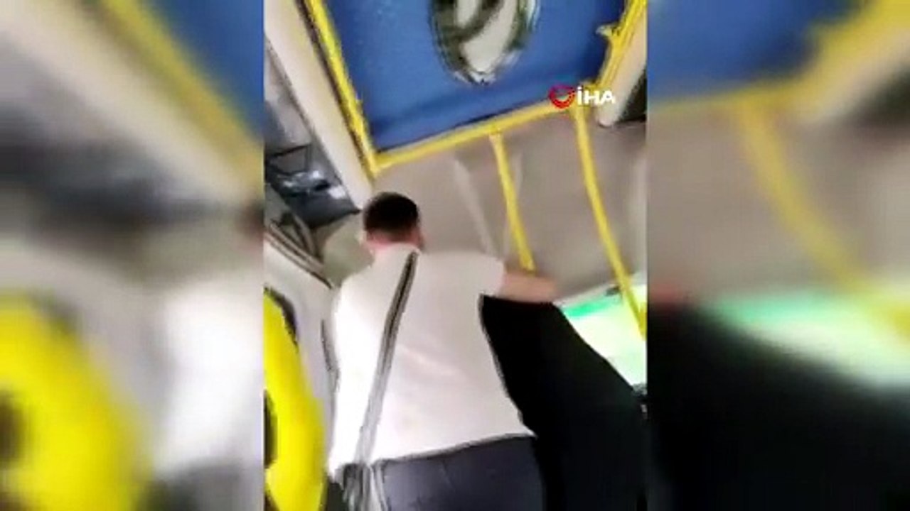 Bursa\'da minibüs kavgası! Sürücüyle yolcu birbirine girdi