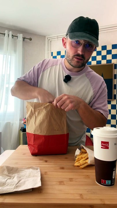 Je mange ce que la personne devant moi commande chez Burger King #burgerking #foodchallenge #defi
