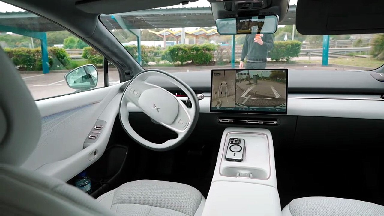 Xpeng P7 + (Parking Remote et Auto Parking)