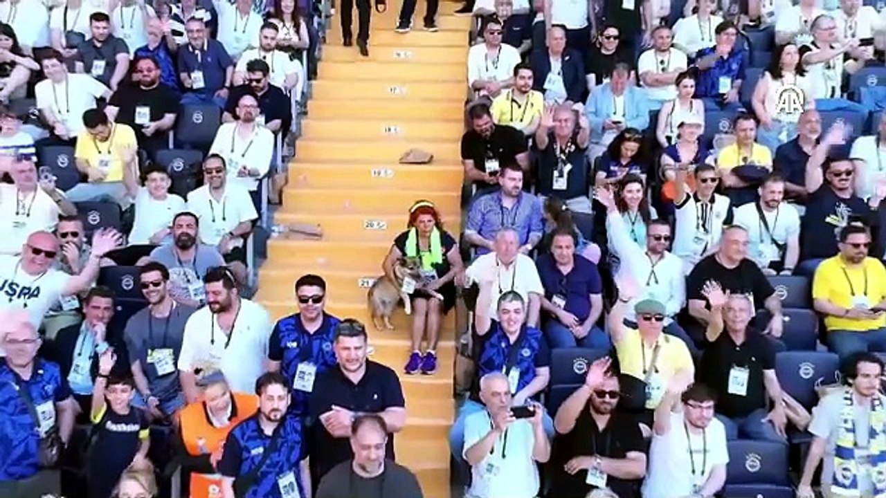 Fenerbahçe Kulübü Başkan Adayı Aziz Yıldırım, Olağanüstü Seçimli Genel Kurulu’nda konuştu