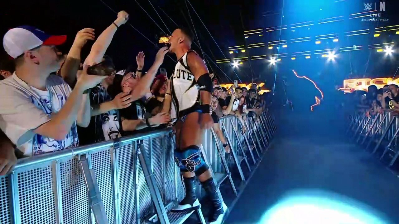SmackDown 06/06/2026 - Carrmelo Hayes vs. Ricky Saints