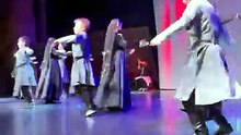Kocaeli Kafkas Kültür Derneği’nden yıl sonu gösterisi Minik Nartlar sahneye çıktı
