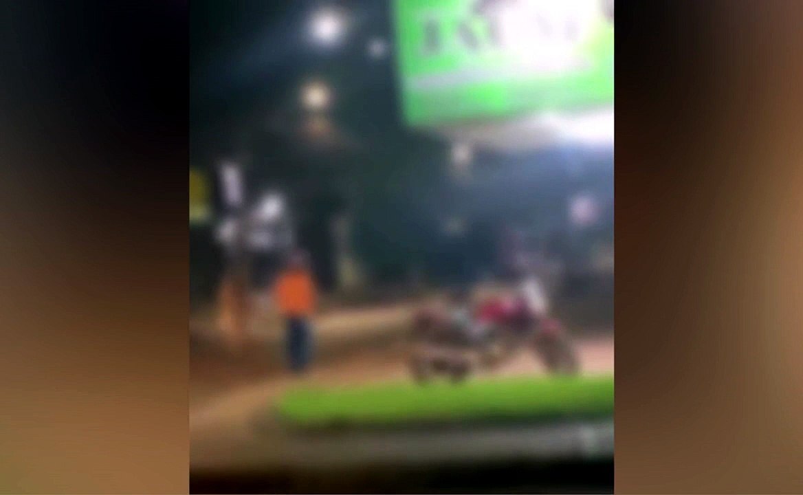 Homem é preso nu após invadir casa de idosa; moradores ajudaram a conter suspeito