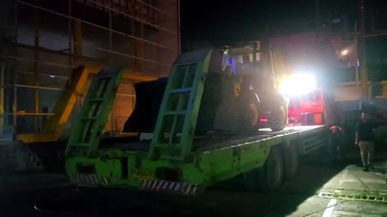 Historic Moment : Unloading the First Electric Wheel Loader in Kalimantan, Indonesia