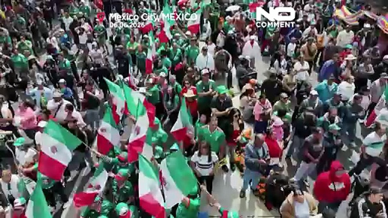 هزاران نفر برای رکورد موج انسانی در مکزیکوسیتی پیش از جام جهانی