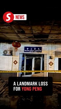 Fire razes seven-decade-old building in Yong Peng
