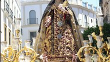 Procesión de vuelta al Convento del Santo Ángel tras presidir el altar del Corpus Christi Santa Teresa Jesús