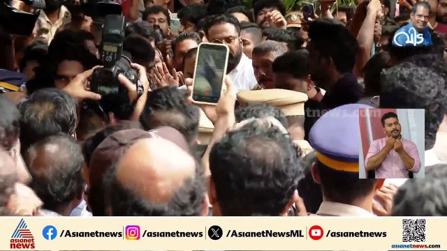 നെഞ്ചുപൊട്ടി കുടുംബം; സലിം കുമാറിന് യാത്രാമൊഴിയേകാനെത്തി വി ഡി സതീശനും കെ സി വേണുഗോപാലും