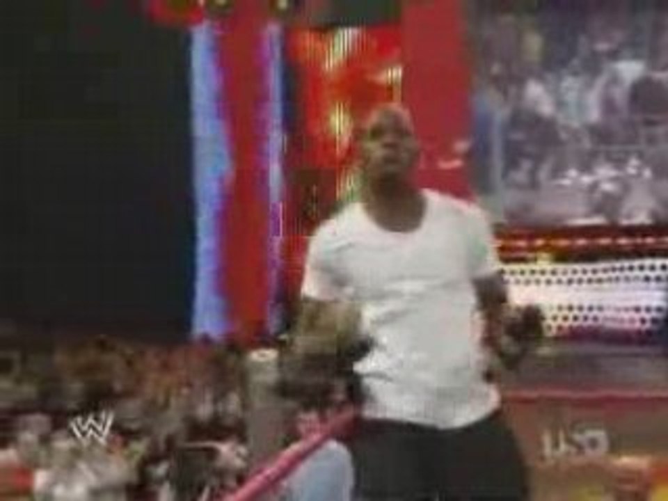 Floyd Mayweather and Big Show Weigh : Part 2