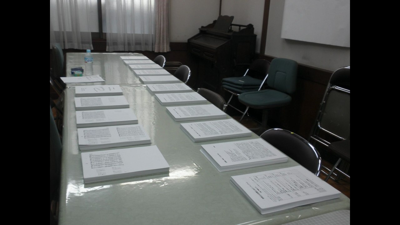 オリジン弁当、今井館E室（無教会全国集会、発送作業準備中）