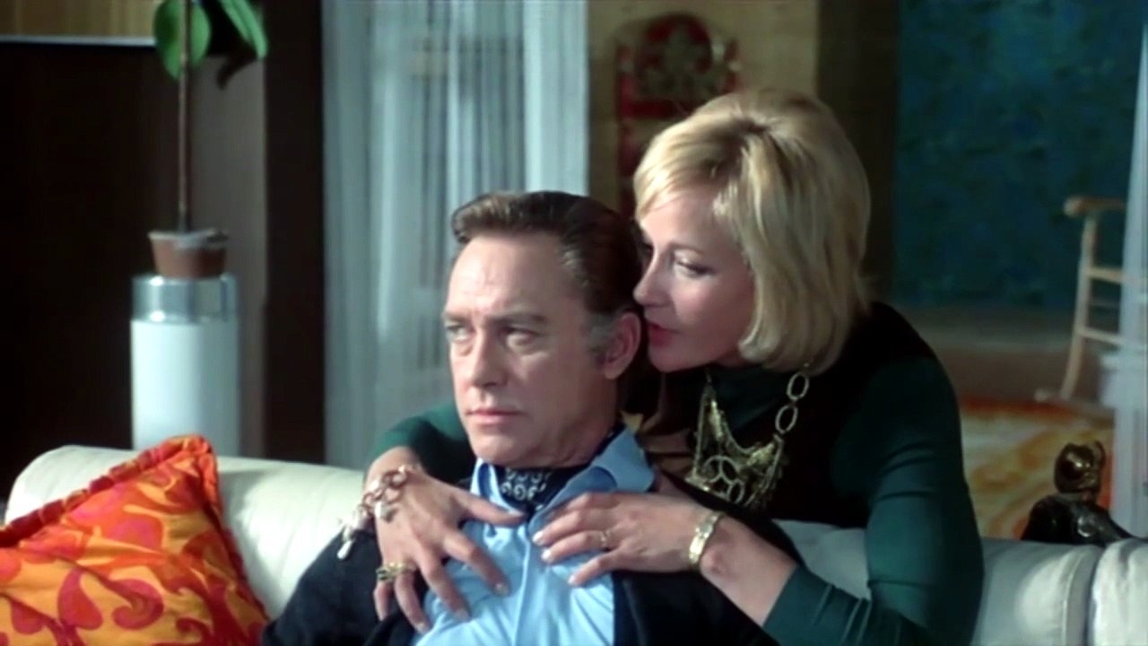 Peter Cushing 1972-El asilo del terror-HD