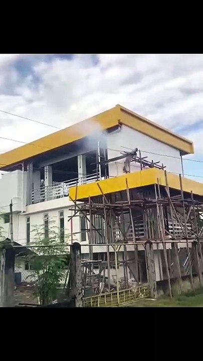 Worker Trapped and Suffering in Live Wire Electric Accident in the Philippines [Full Movie]