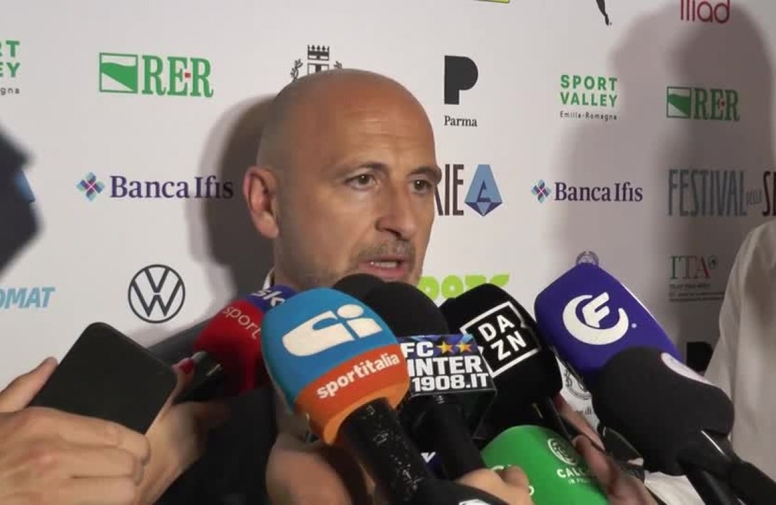 Inter, senti Ausilio: "Dumfries voleva andare". E poi fa un nome per la difesa