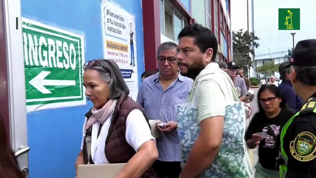 Perú vota para elegir entre Keiko Fujimori y Roberto Sánchez a su noveno presidente en diez años