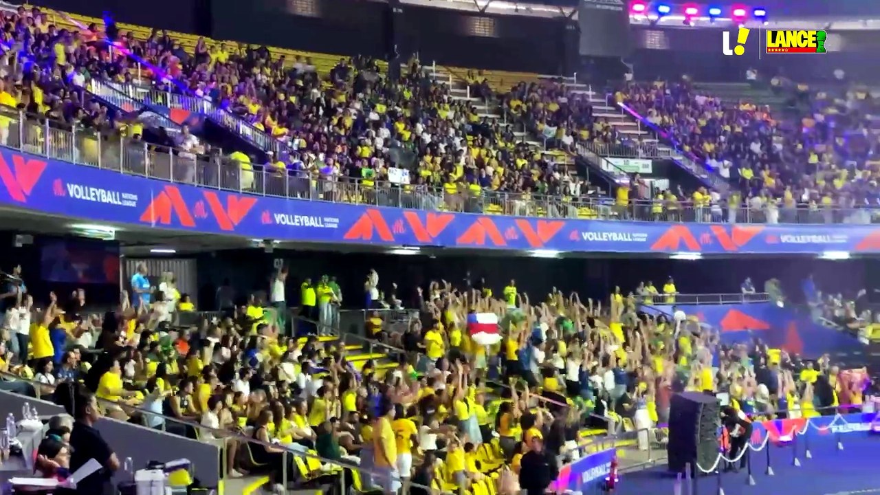Torcida faz a festa antes de Brasil x Itália pela Liga das Nações