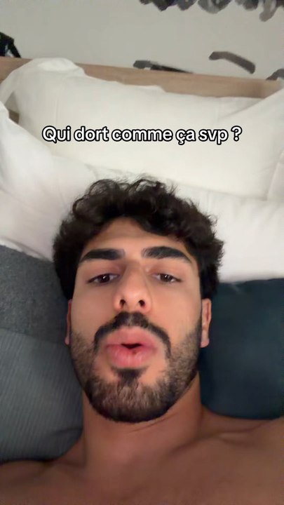 Qui dort comme ça svp ? 🤨