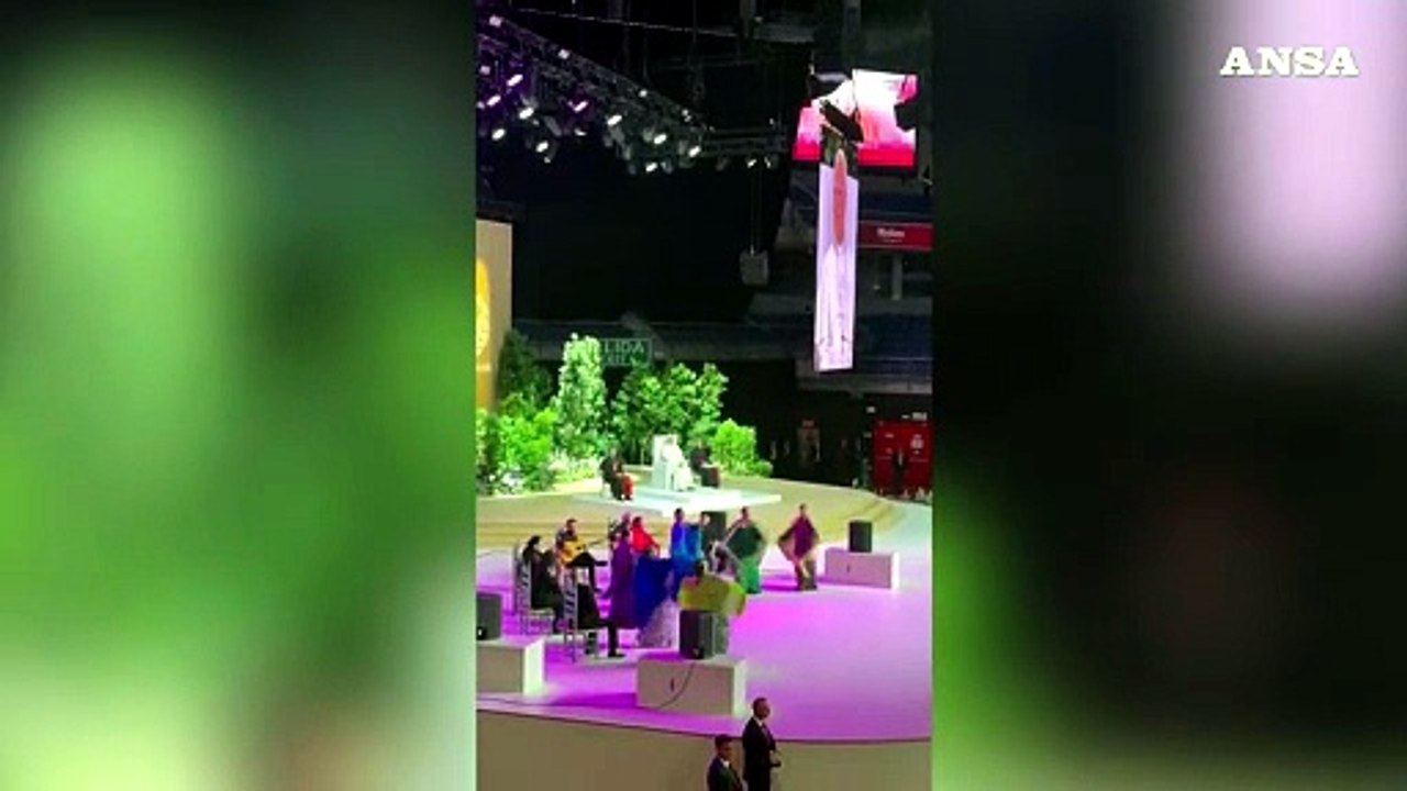 Il flamenco incanta il Papa all'Arena Movistar di Madrid