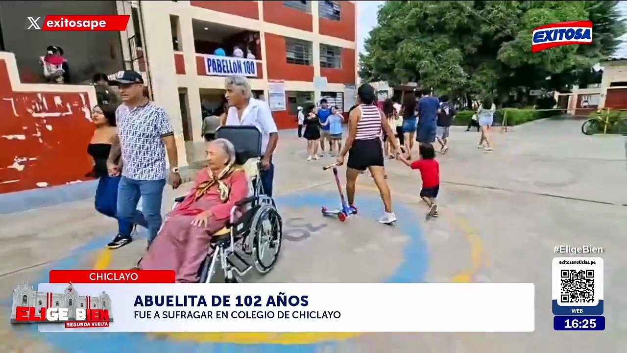 Adulta mayor de 102 años acude a votar en Chiclayo.