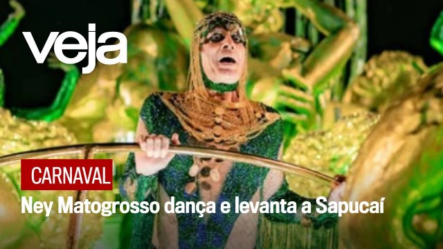 Ney Matogrosso dança e levanta a Sapucaí