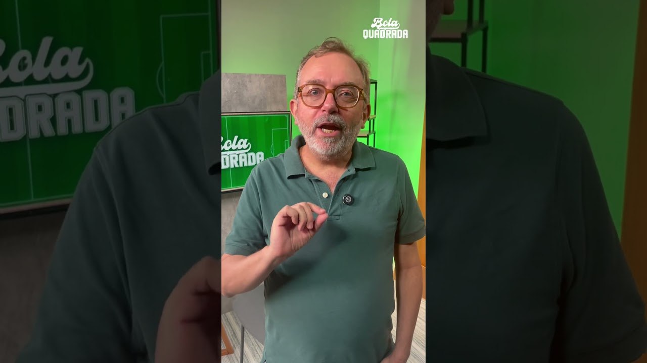 Sylvinho, técnico brasileiro da Seleção albanesa, fala com o Bola Quadrada