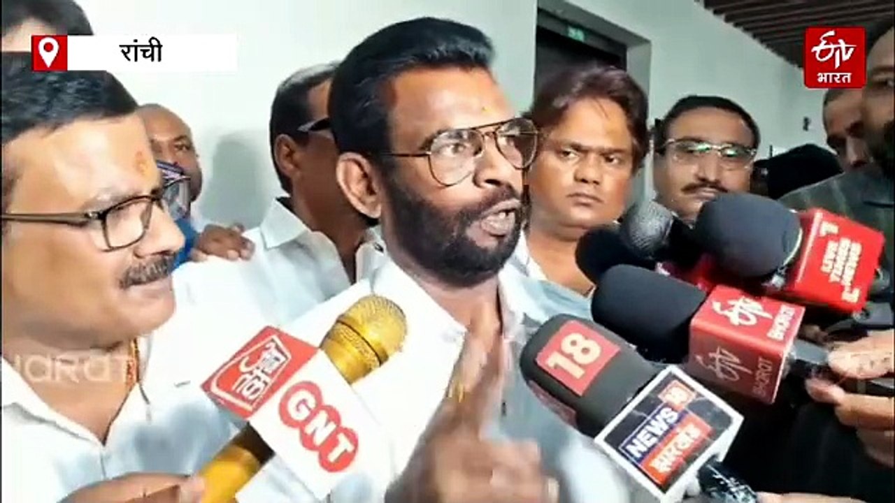राज्यसभा चुनाव: झामुमो के बैद्यनाथ राम और कांग्रेस के प्रणव झा ने भरा नामांकन पर्चा, जीत का किया दावा