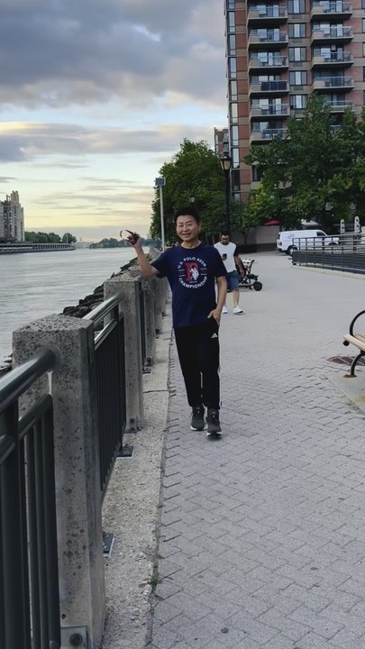 Nelson Wang strolled along River Road on Roosevelt Island to watch the Manhattan sunset. The video was shot on June 7, 2026.