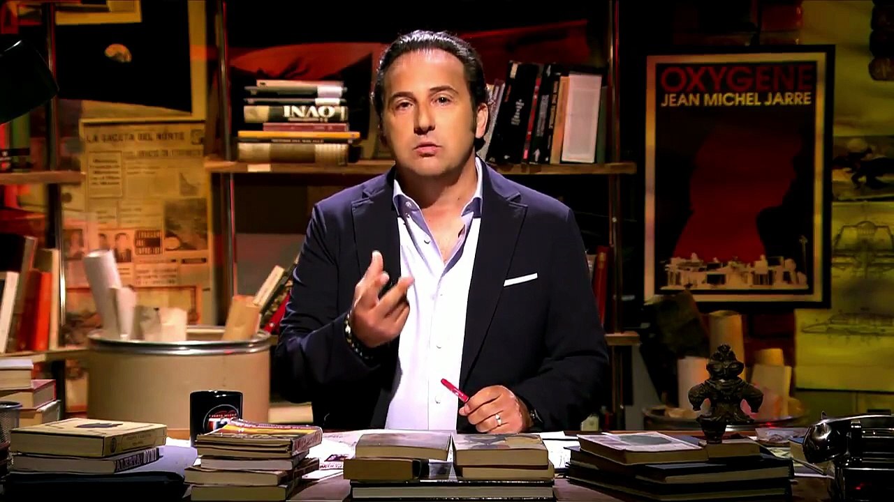 Iker Jiménez repasa lo peor de las cloacas del Estado: “Es una especie de James Bond cutre y malo”