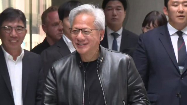 네이버 찾은 젠슨 황…이해진 의장 다시 만났다 / YTN