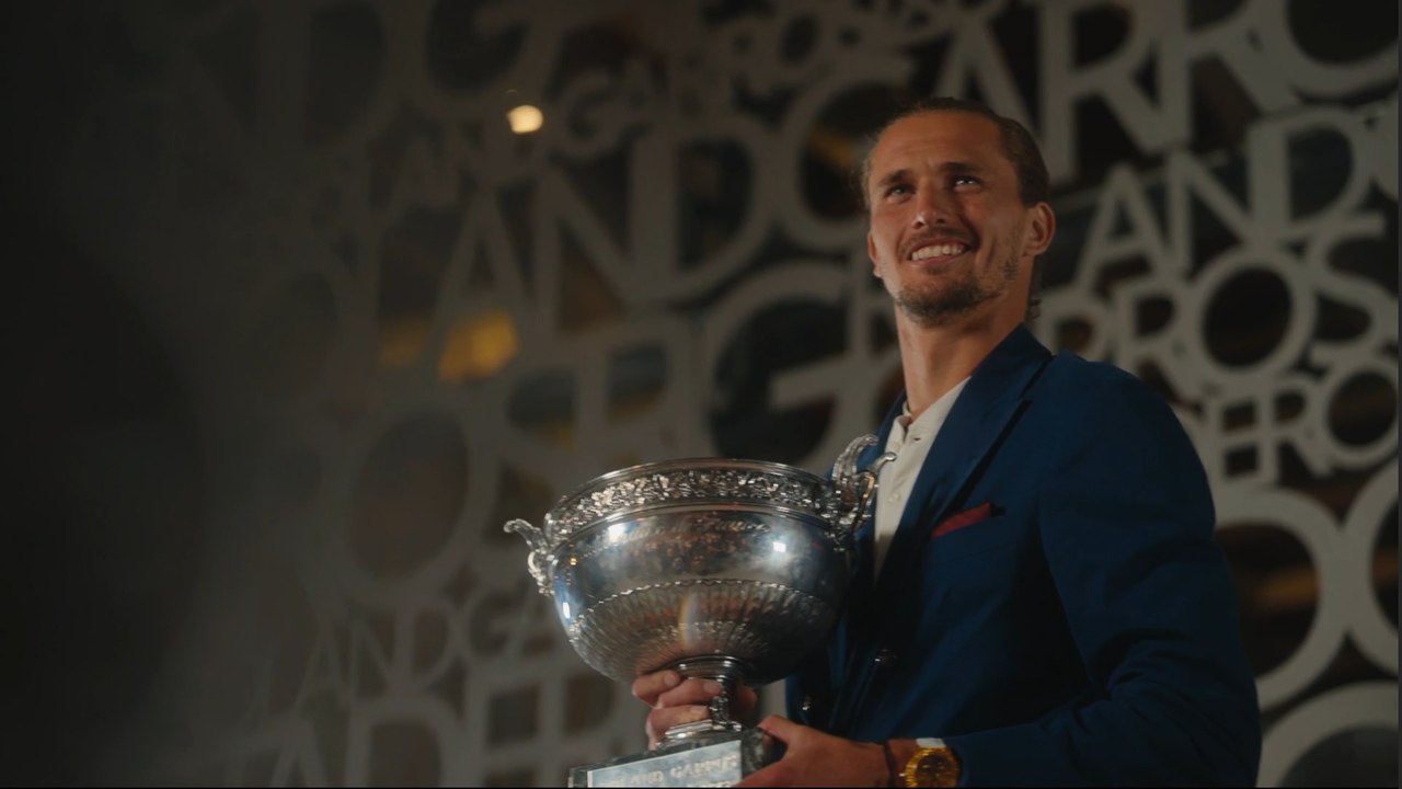 Roland-Garros 2026 - Alexander Zverev en costume avec son premier titre du Grand Chelem