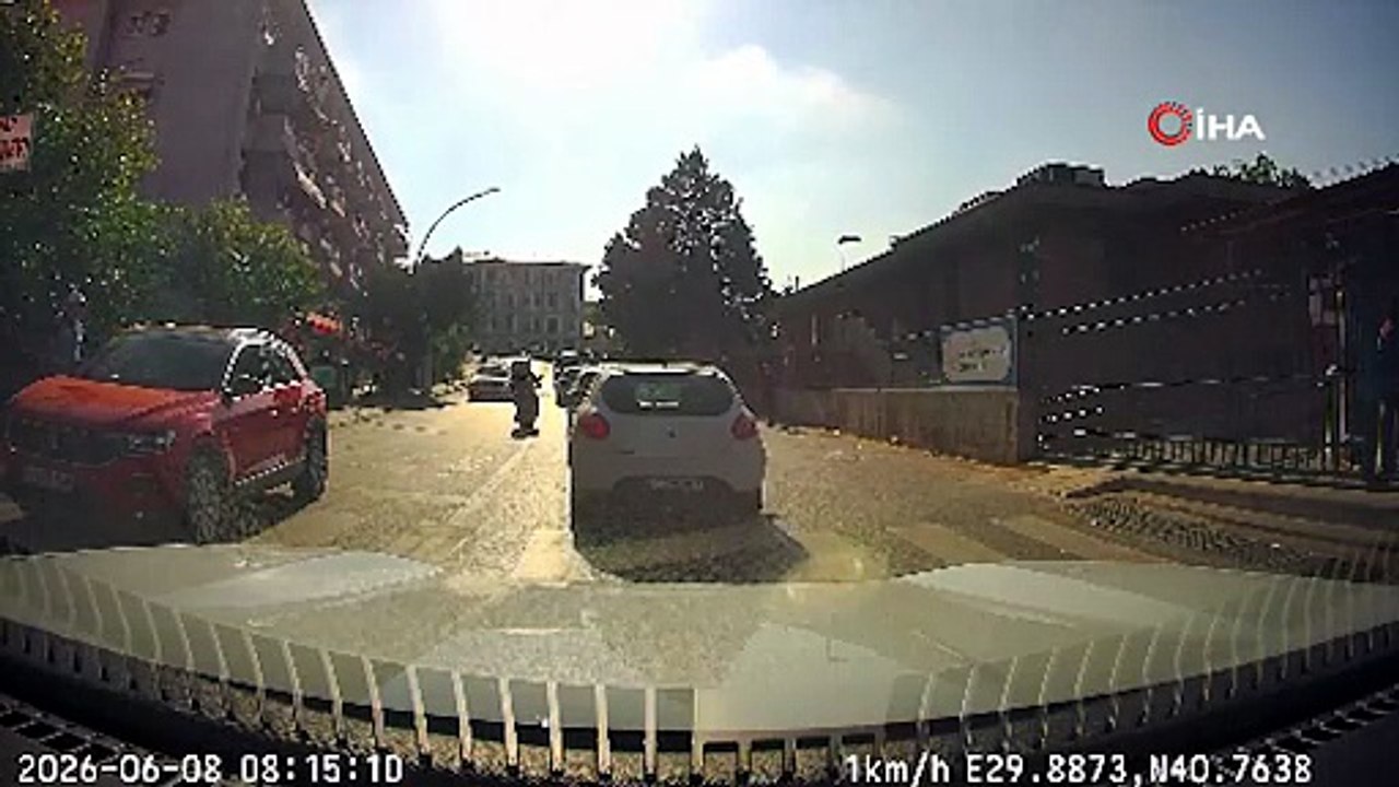 Kocaeli Büyükşehir zabıtasından örnek davranış: O anlar araç kamerasına saniye saniye yansıdı