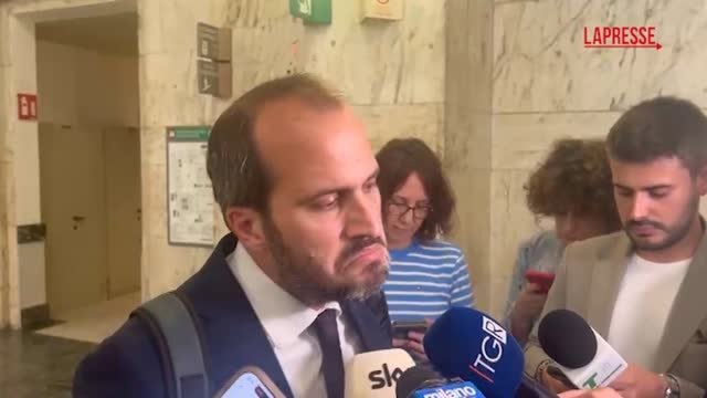 Milano, 22enne morto accoltellato in Certosa. Avvocato 19enne: «Ha confermato di essere un Latin king ma non è l'omicida»
