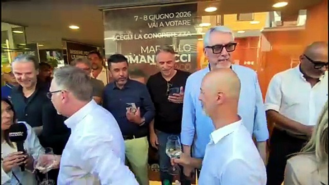 Elezioni Arezzo, il ballottaggio. Festa al comitato di Comanducci
