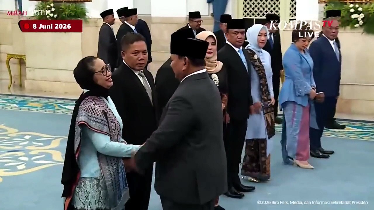 Nanik Terharu! Momen Prabowo dan Gibran Salami Kepala BGN hingga Said Iqbal usai Pelantikan