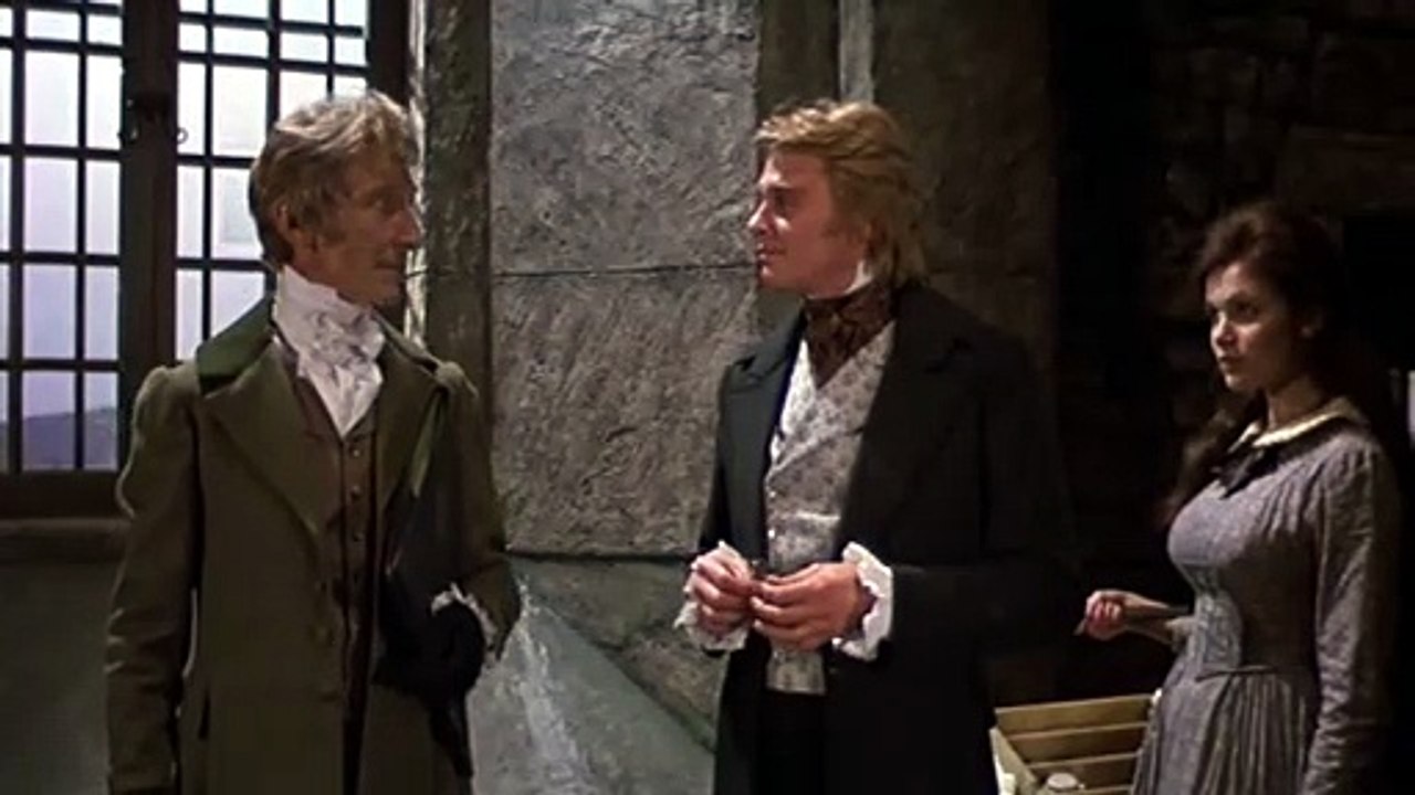 Peter Cushing 1974-Frankenstein y El Monstruo del Infierno-HD