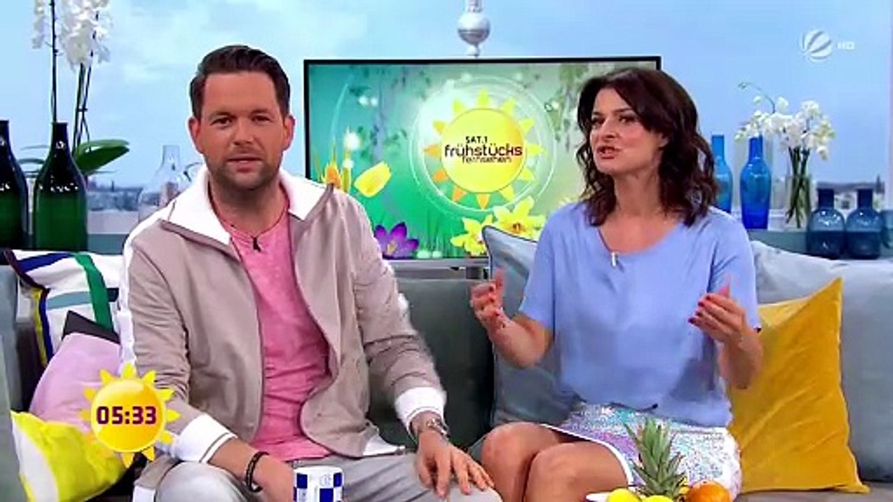 Marlene Lufen - Sat1 FFS 23.05.2019 - 1080i - upskirt